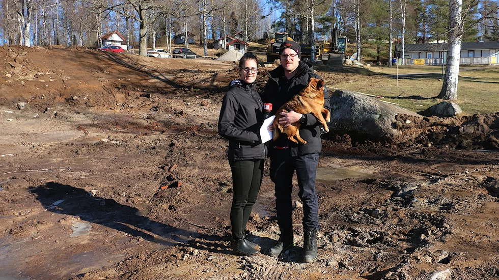 Här ska campingens senaste storsatsning bli. En lekplats utöver det vanliga kommer att växa fram, berättar Elisabeth Wolmeryd och Hampus Thorstensson som driver campingen.