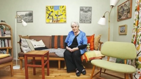 Författarinnan Elsie Johansson på Ritargatan.
