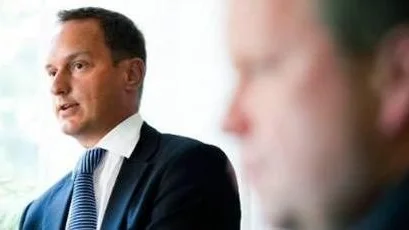 ULs VD Malte Burwick under en presskonferens.
