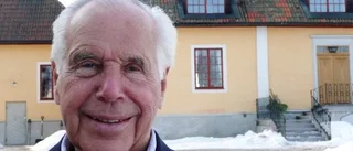 Anders Wall en bokhyllad jubilar