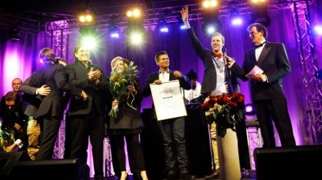 UNT:s kroggala
Guldkajan förra året,  vinnare i klassen Årets krog: Jay Fu's. T h kvällens konferencier Erik Rolfhamre.