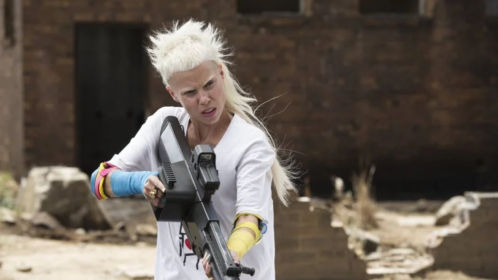 En av ondingarna i ”Chappie”.