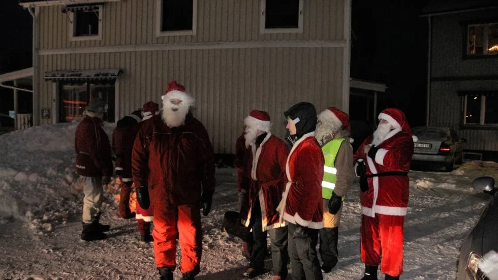 Tomtarna börjar samlas före mörkrets inbrott.