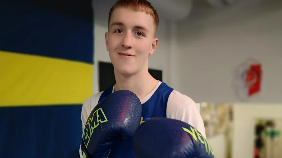 Eskilstunakillen Jonathan Johnsson åker till Bulgarien för att vara med på junior-EM i boxning.