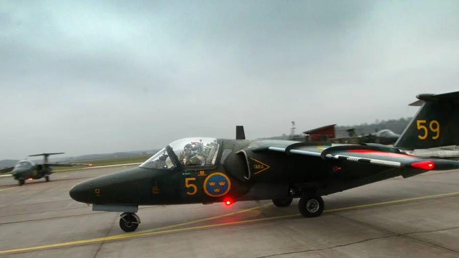 Bild från flygflottiljen F 16:s sista flygning 2003.