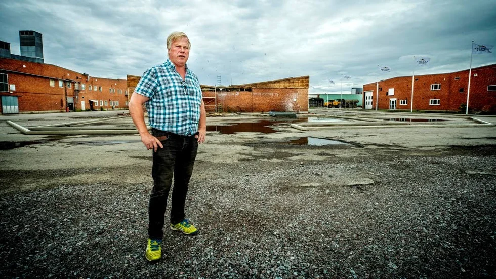 Tre bolag med kopplingar till bostadsområdet Karlholms strand har begärts i konkurs av Skatteverket. Konkurs är inte aktuellt då kraven kommer att regleras, enligt Anders Högberg.