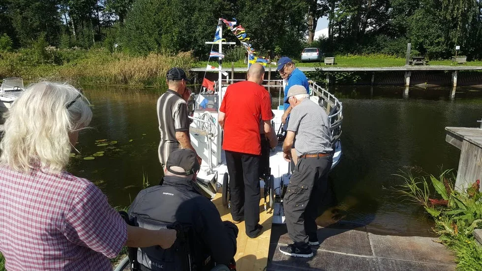Färden startade i småbåtshamnen i Karlholmsbruk.