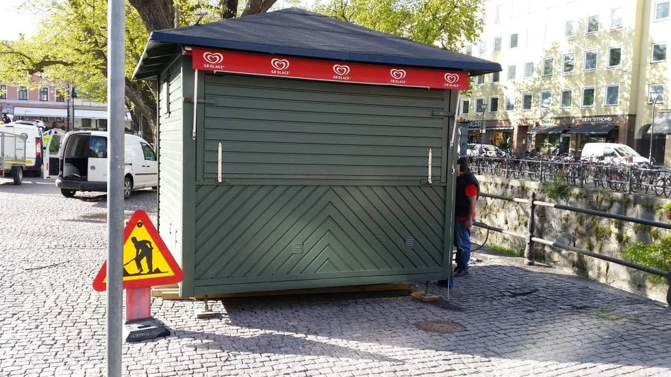 Glasskiosken som i dag är placerad vid Nybron är något mindre men Edik Nazary har redan planer på att bygga ut.