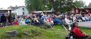 Blandad musikmix värmde på hägnan