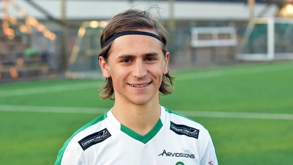 Anton Öhman ordnade tre poäng åt Bergnäset. Nu toppar man division 3 norra Norrland.