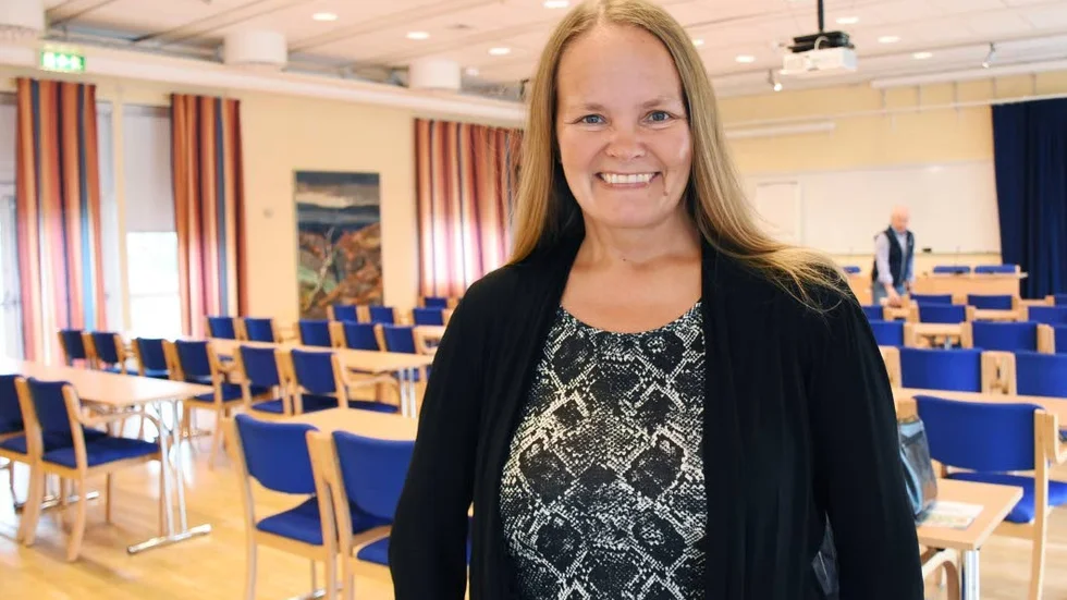 "Vi är inte jätteintresserade av att flytta in i nya centrum", säger Annika Henelund, Tyg- och stuvshopen. Hon föredrar en lokal med egen ingång från gatan hellre än galleria.