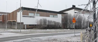 Politiker ligger lågt med badhus