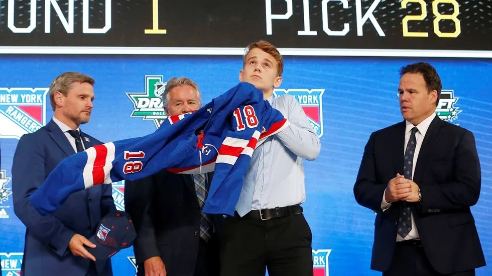 Nils Lundkvist blev under sommaren draftad i första rundan av New York Rangers.