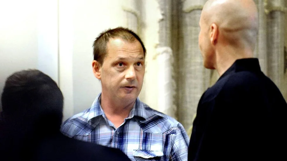 Sommaren 2009 dömdes Toni Alldén till livstids fängelse för mordet på Carolin Stenvall av hovrätten. Nu påkallar han att ett nytt förhör med sig själv i den kommande förhandlingen i Örebro tingsrätt.
