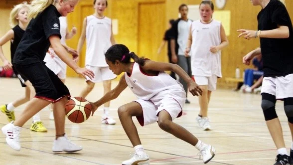 UNT-cupen i basket på Fyrisskolan. 
Gränby(vita) - Red Devils