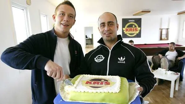 Johannes Dahlström och Sami Baghatiaty i Unga Kris vid invigningen av deras nya lokaler.