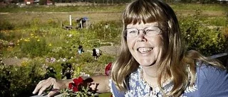 Trivs bland böcker och blommor