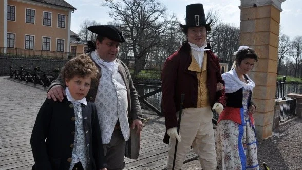 Arvid Löfgren, Anders Löfgren, Stefan Hansson och Anna Martin-Bergman lever 1700-talsliv på Lövstabruk.