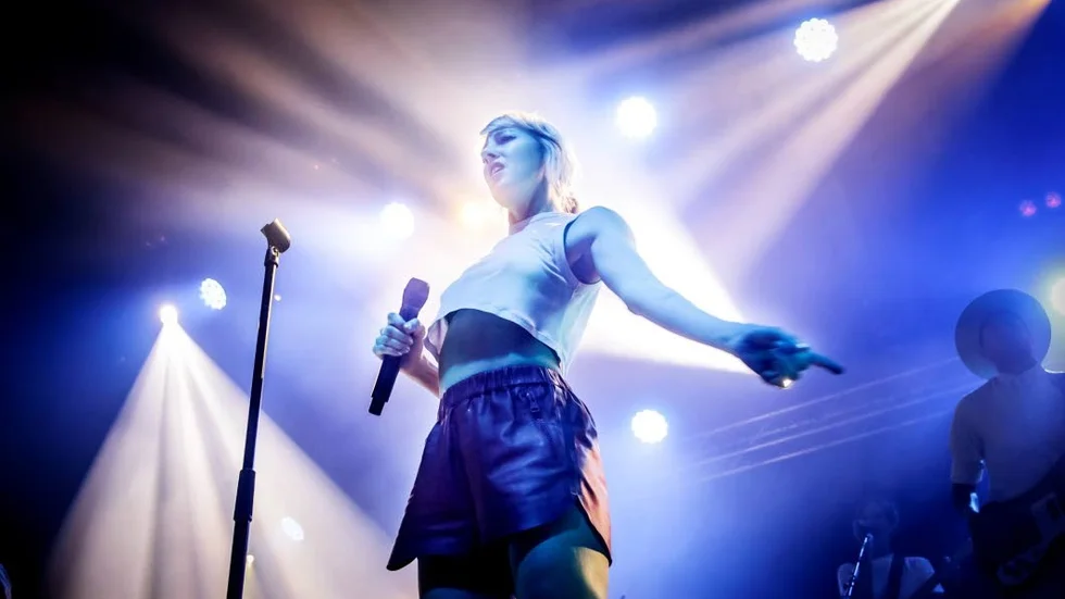 Under lördagens första konsert i Svandammshallarna fick Veronica Maggio möta hemmapublikens kärlek.