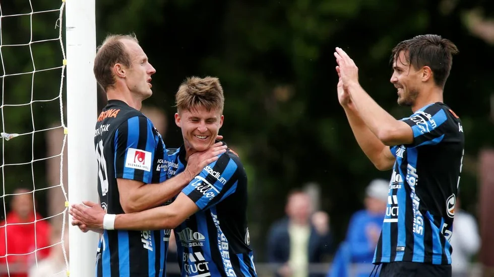 Segerjakt. Sirius ställs mot Syrianska och hoppas vinna efter två mållösa matcher.