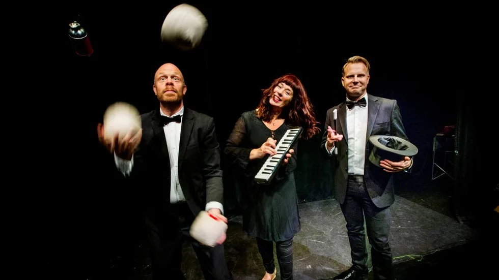 fortsätter. Gänget i hybridshowen "Gula grodan" ger flera föreställningar  i februari.