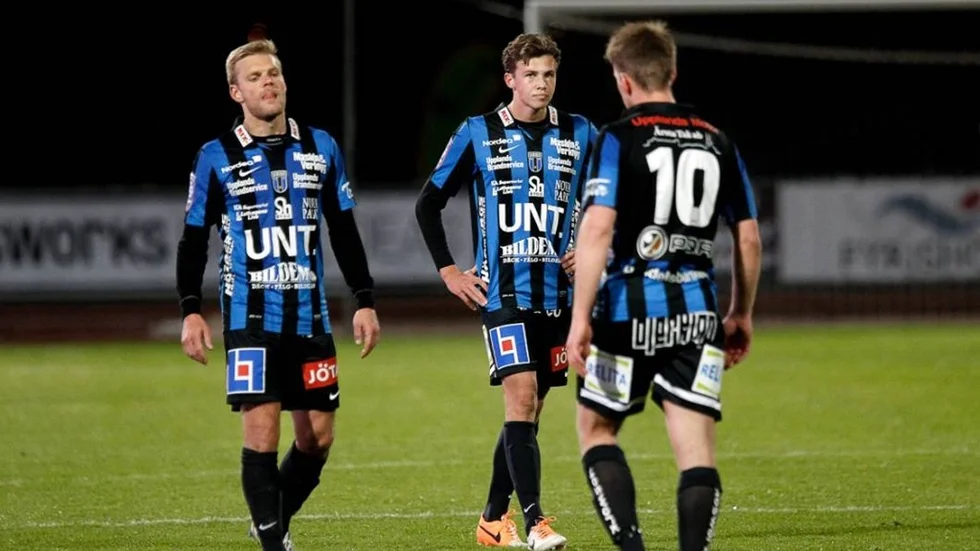 fotboll Sirius(blåsvart) - Husqvarna :