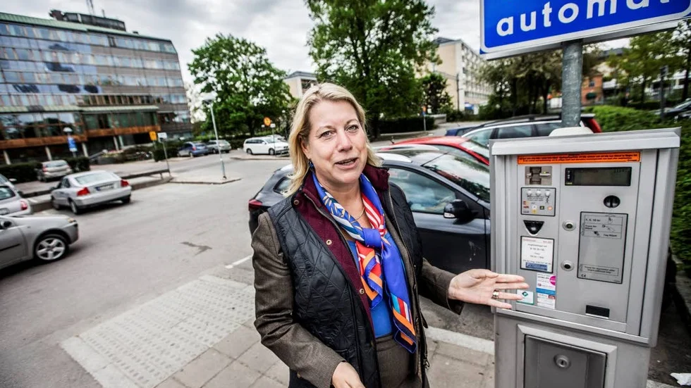 Infrastukturminister Catharina Elmsäter-Svärd tycker att nollavtal är olämpliga men är inte beredd att förbjuda dem.