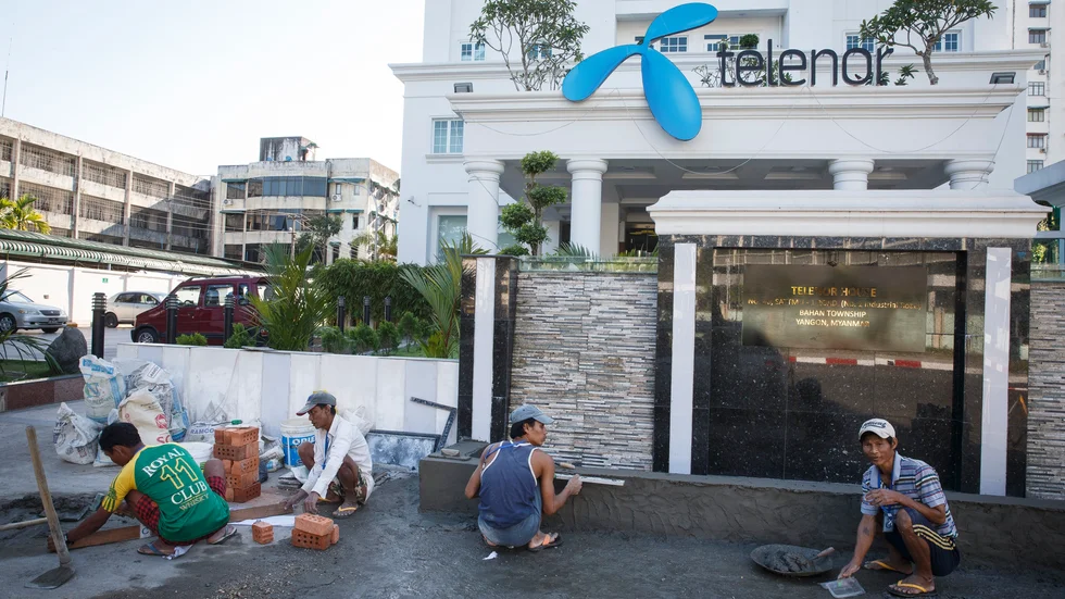 Telenor vill lämna Myanmar, men juntan vill se lokal köpare av tillgångarna. Arkivbild