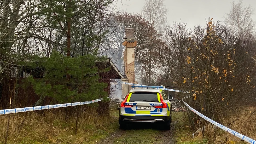 En man i 35-årsåldern har begärts häktad efter villabranden i Björnlunda.