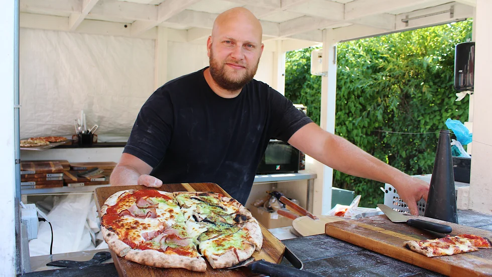 Erik Askenberger lämnar över Nya Almviks café till någon ny hyresgäst.