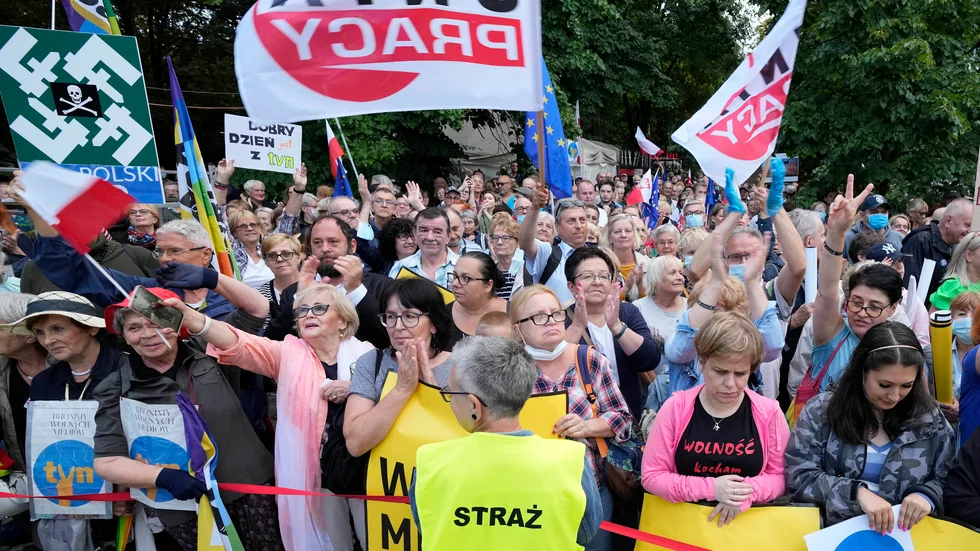 Warszawabor vid demonstration för pressfrihet.