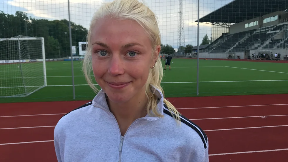 Maja Nilsson kom hem till Idrottsparken, som är hemma för henne. "Här har jag gjort sjukt många timmar, med min träningsgrupp och Stefan och Malin och Peter och allihopa", säger OS-finalisten i höjdhopp.