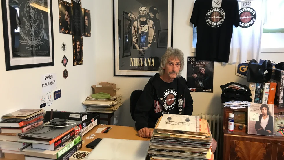 Peter Lindqvist sambo uppmuntrade honom att starta skivbutik. Nu har han drivit Nunnan Records i nio år.