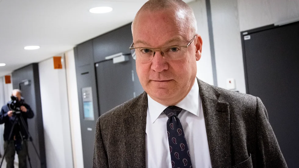 Advokat Magnus Müchler är utsedd som försvarare till den efterlyste mannen.