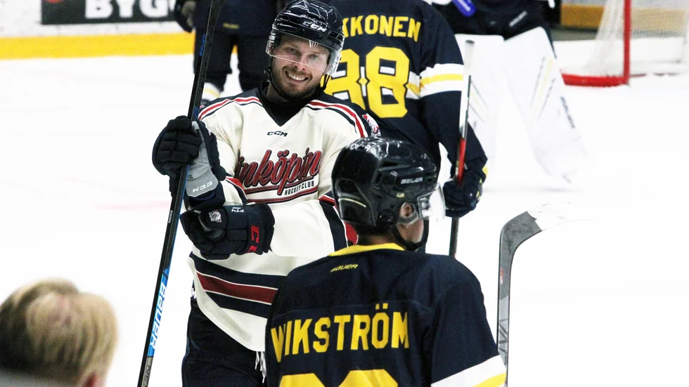 Ny förlust, men Christoffer Ehn tror att han hamnat rätt och kan utvecklas i Linköping. "Nu har jag fått spela power play också. Det var länge sen", säger han.