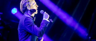 David Lindgren hyllar sin fru 