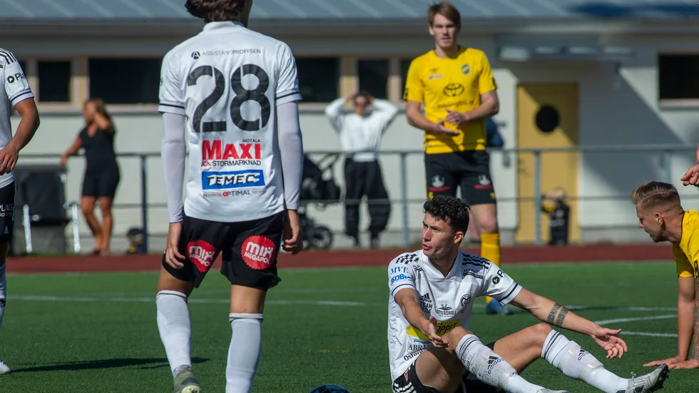 Se höjdpunkterna från derbyt mellan Mjölby och Motala.