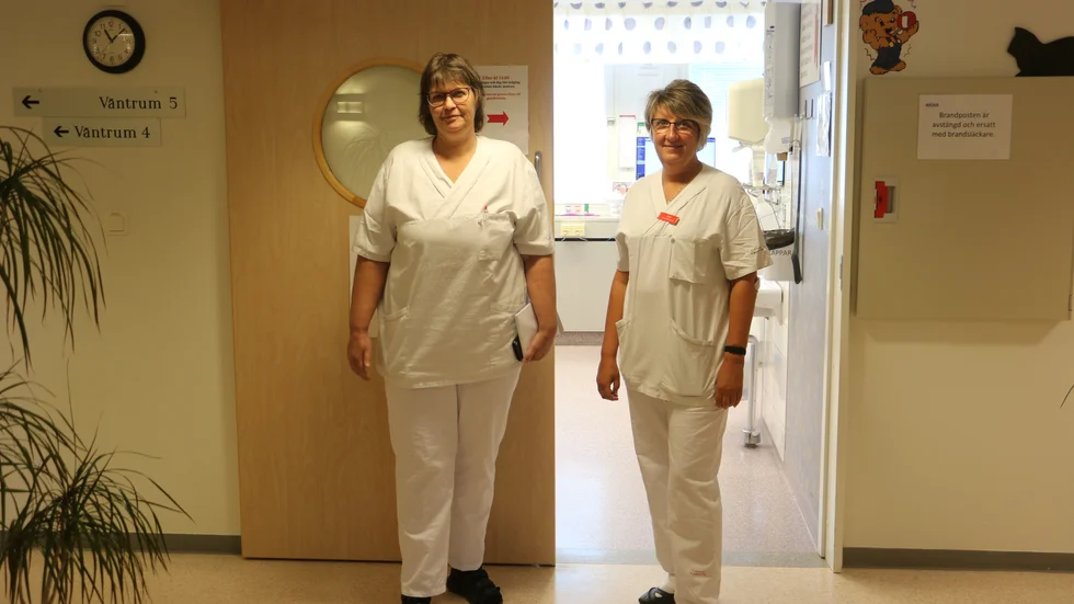 Till veckan släpps nya vaccintider, och regionen förstärker med fyra sjuksköterskor från Västervik som ska hjälpa till att vaccinera, säger Karolina Stridh och Ann Arvidsson. 