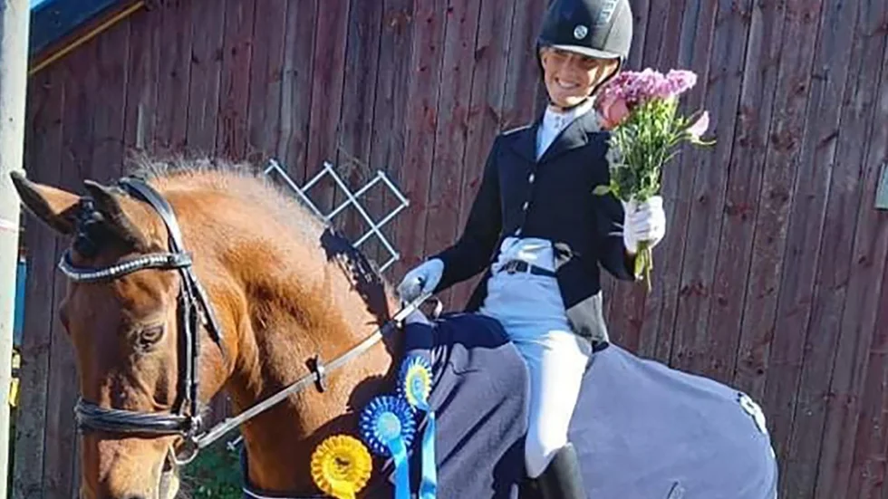 Tuwa Niccklasson Rosendahl och Mormors Robin Hood ingick i det segrande KRF-laget i ponnyallsvenskan.