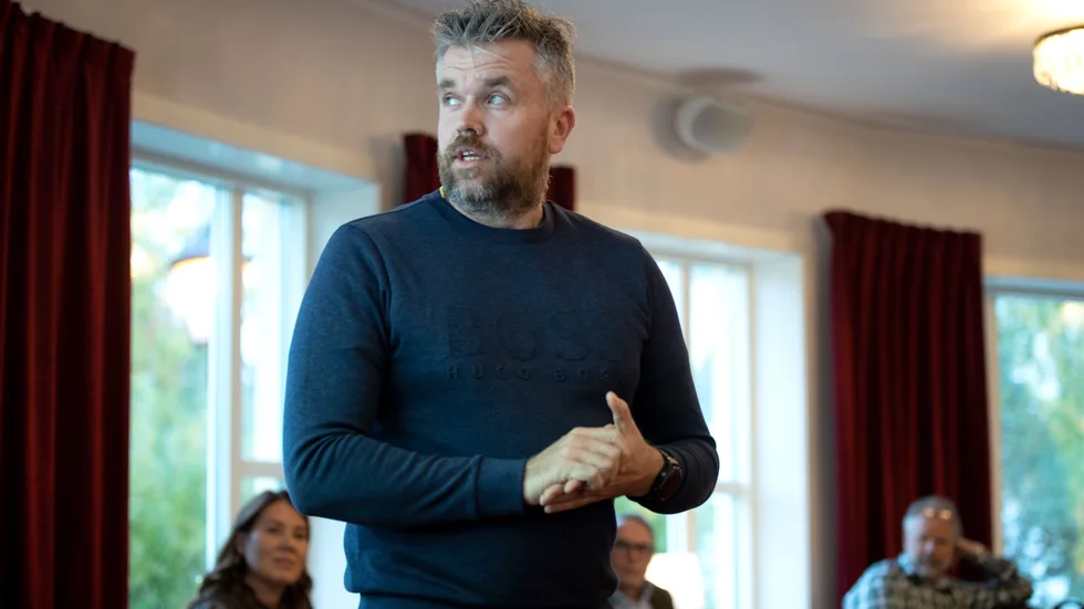 Samuel Hellström, vd Hellströms bygg och styrelseledamot i Jävre Utveckling säger att det är tråkigt att det har blivit en konflikt med den privata sjöbodägaren. "Jag vet att hon är upprörd." (Arkivbild)