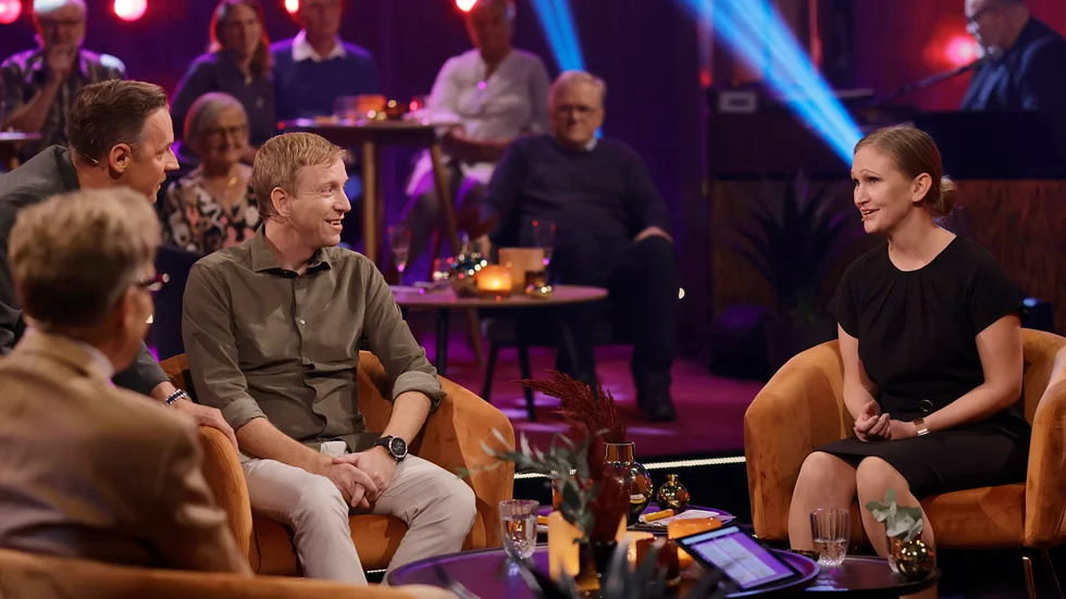 Patric Sandberg Helenius grundlurades av sin sambo Emmeli Andersson och vann en bil i direktsändning i Bingolotto. 