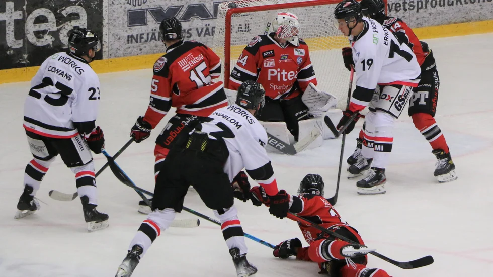Piteå Hockey föll mot Kalix i lördagens träningsmatch.