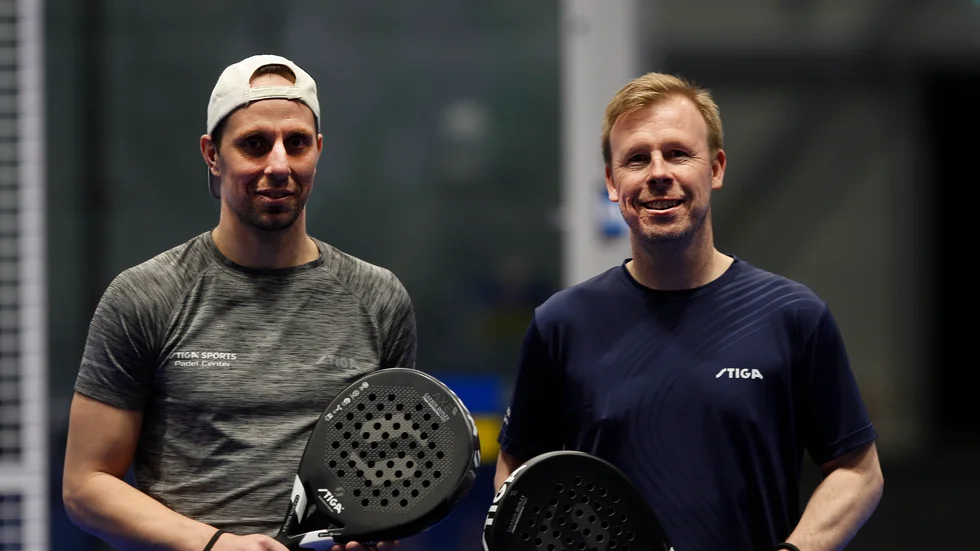 Henrik Ruottinen och Fredrik Hörnell är två av fyra tränare som under hela maj kommer att lotsa oss igenom Padelskolan. 