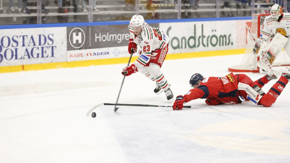 Mora fick Tobias Åhström och VIK på fall efter seger i förlängning.
