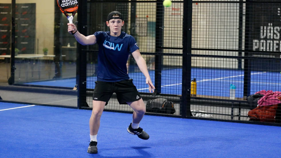 Isaac Wiman från Västervik är nominerad till Årets junior på padelgalan.