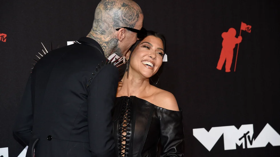 Travis Barker och Kourtney Kardashian på prisgala tidigare i höstas. Arkivbild.
