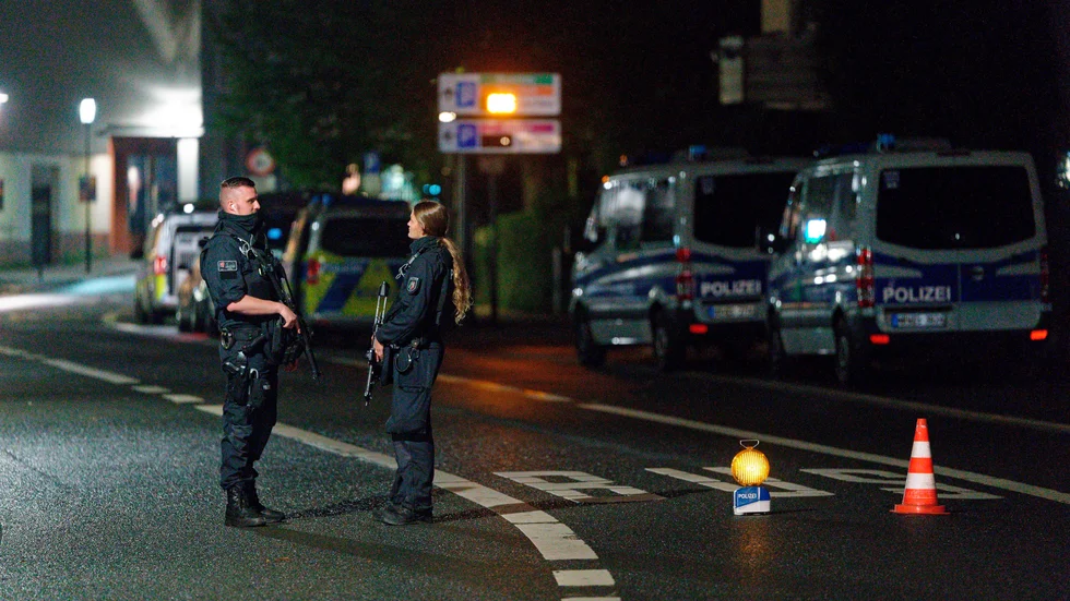 Polisen höll vakt i den tyska staden Hagens centrala delar under onsdagskvällen efter vad polisen beskrev som ett möjligt hot mot en synagoga.