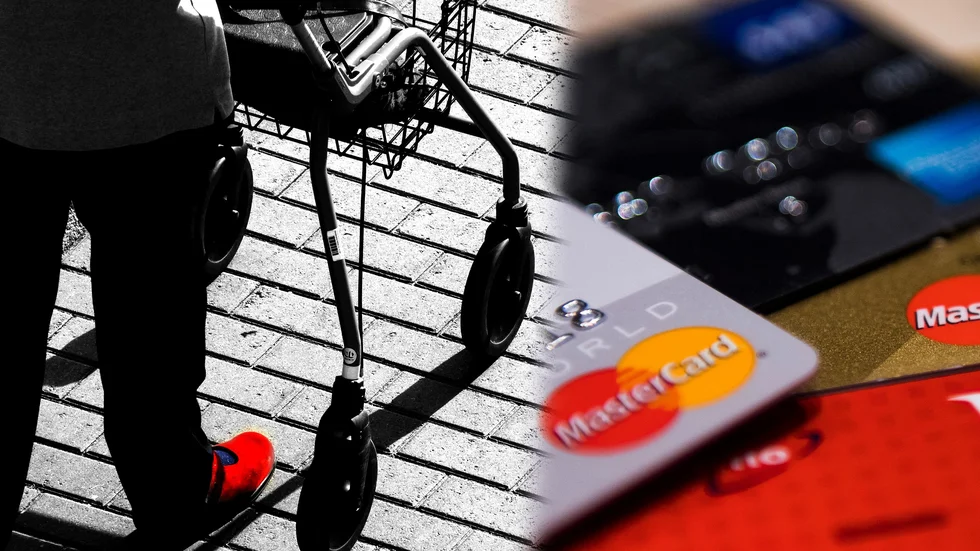 Kvinnan blev uppringd av en person som uppgav sig jobba på hennes bank. Bilderna är tagna i andra sammanhang.