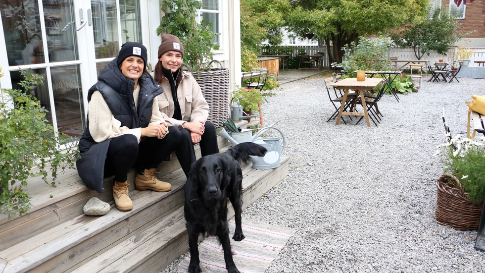 Lisa Hellmér och My Bergström på Pensionatet ger ut en klädkollektion tillsammans med Linda Backman under varumärket älsk Nu.