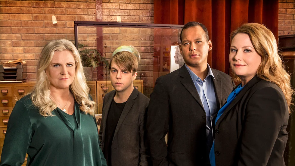 Camilla Kvartoft, Christoffer Carlsson, John Franco och Johanna Björkmani "Veckansbrott" som nu lägger ner.